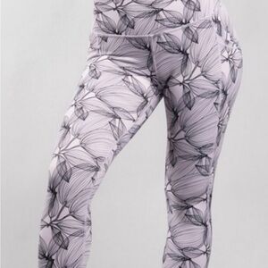 Buffbunny leggings 
Size M